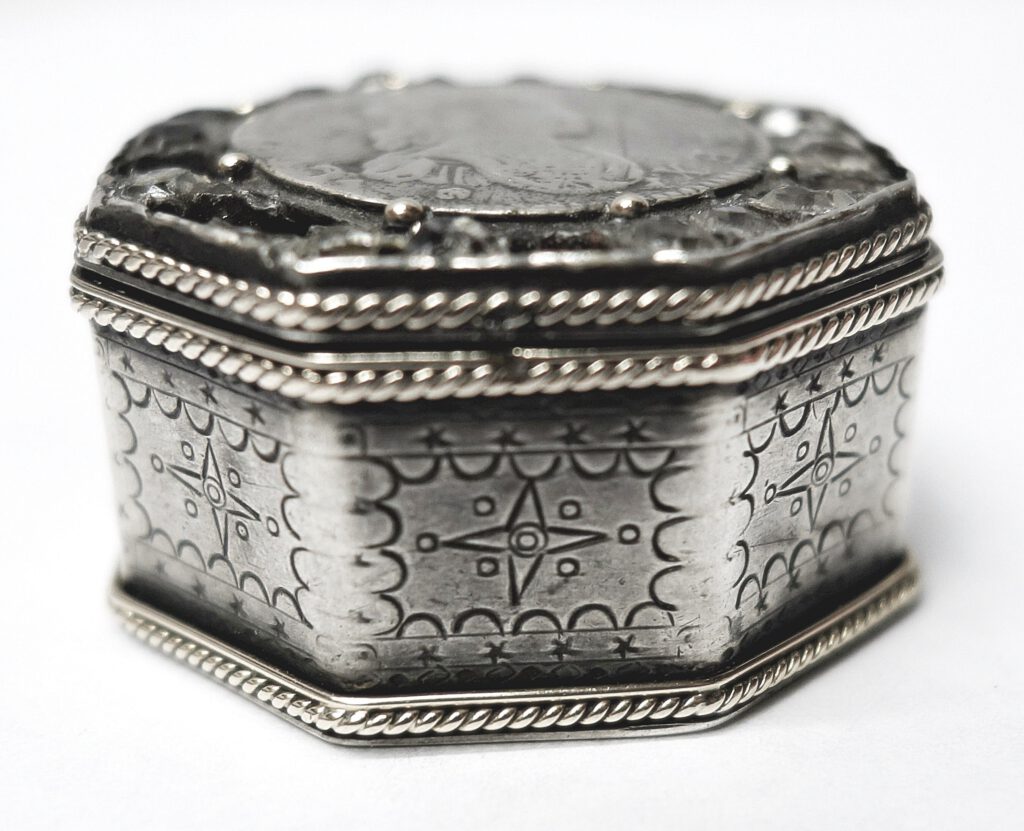 Antique Continental Silver Box | waxantiques