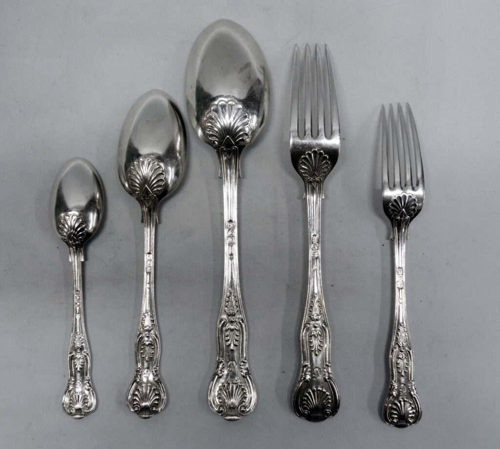 Antique Silver Canteen of Kings Cutlery | waxantiques