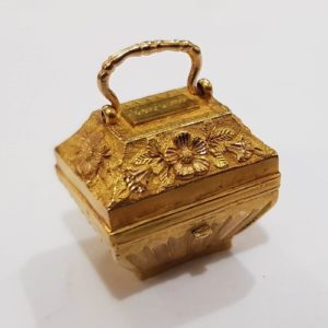 Superb 18th Century French Snuff Box, 12k Gold Mat, Silver Pique, Ivor –  Antiques & Uncommon Treasure
